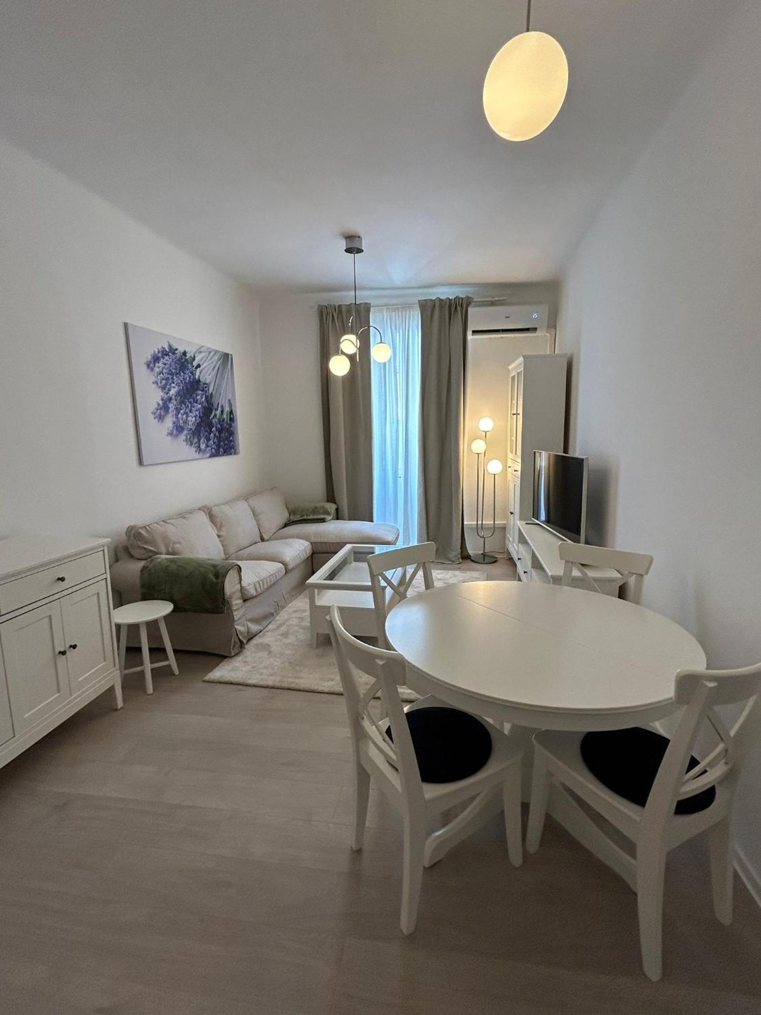 Lavanda Cres